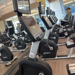 LA Fitness - Stationary bikes make your choice