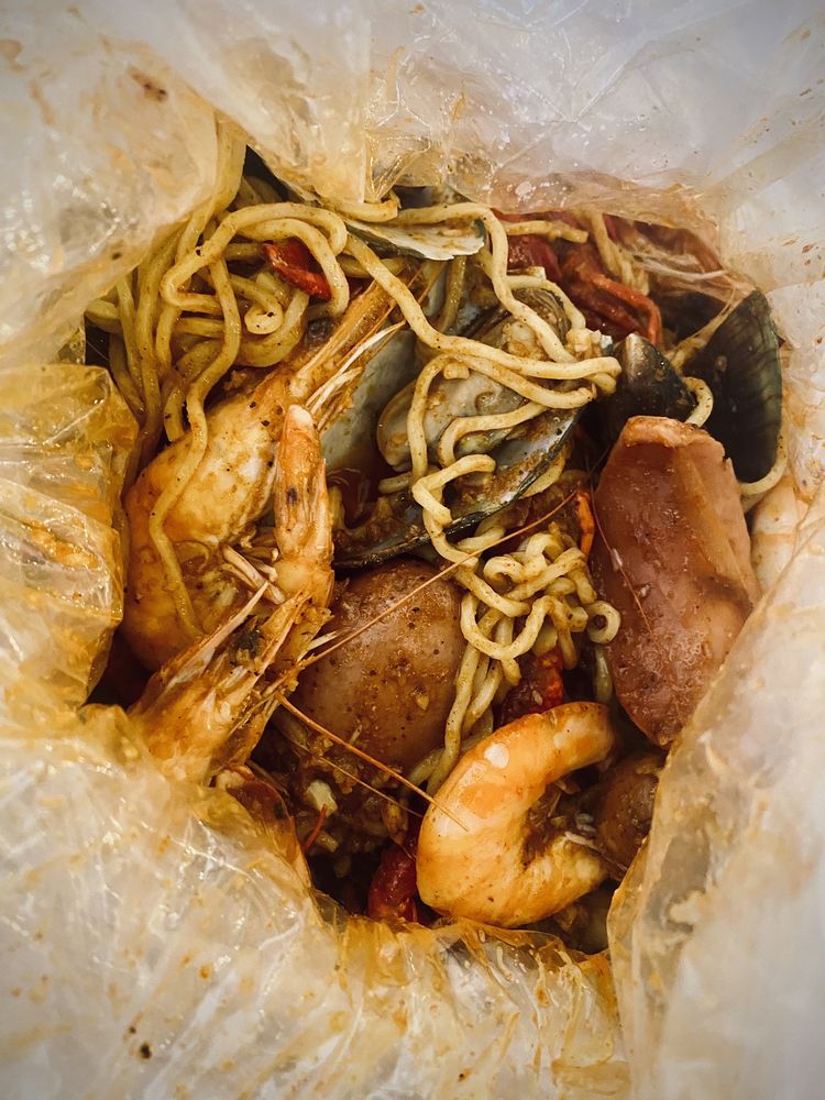 CAJUN CRACKIN Updated October 2024 32 Photos & 27 Reviews 5841 E