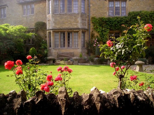 Bourton-on-the-Water by null