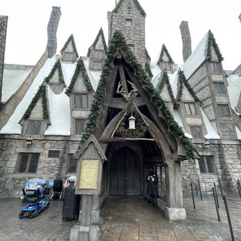 Three Broomsticks at Universal Studios Hollywood - British Near Me - Universal City, California Three Broomsticks at Universal Studios Hollywood - British Near Me - Universal City, California
