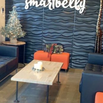SmartBelly Smoothie - Such a cute place. Always decorated for the season. Love the açaí bowls. - Juice Bars & Smoothies Near Me - Crown Point, Indiana