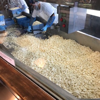 Beecher's Handmade Cheese - You get to watch them make macaroni while you wait for your macaroni - Cheese Shops Near Me - Seattle, Washington