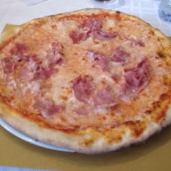 Il Piccolo Principe - You can see just by looking at it that this is an average pizza.