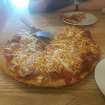 Raimondo's Pizza - A 14 inch pepperoni, ham and mushroom pizza. - Pizza Near Me - Fort Wayne, Indiana Raimondo's Pizza - A 14 inch pepperoni, ham and mushroom pizza. - Pizza Near Me - Fort Wayne, Indiana