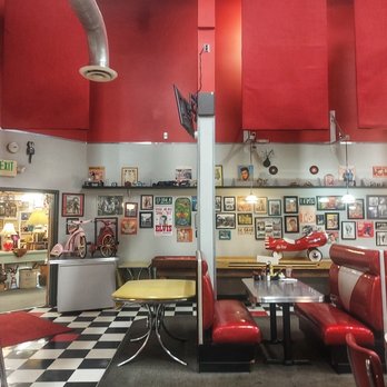 Cafe Jazmin Diner - Plenty of seating for customers - Diners Near Me - Cashmere, Washington