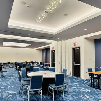 Renaissance Edmonton Airport Hotel - Hotels Near Me - Edmonton, Alberta Renaissance Edmonton Airport Hotel - Hotels Near Me - Edmonton, Alberta