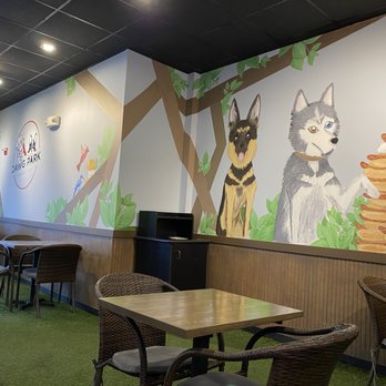 Dawg Park - Decor - Hot Dogs Near Me - Glenview, Illinois
