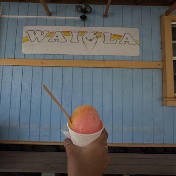 Waiola Shave Ice - Outside seating - Ice Cream & Frozen Yogurt Near Me - Honolulu, Hawaii Waiola Shave Ice - Outside seating - Ice Cream & Frozen Yogurt Near Me - Honolulu, Hawaii
