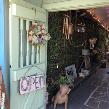 FiG Curated Living - Entrance - Flowers & Gifts Near Me - Ojai, California FiG Curated Living - Entrance - Flowers & Gifts Near Me - Ojai, California