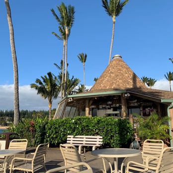 Napili Surf Beach Resort - Gazebo restaurant in next to the front pool - Resorts Near Me - Lahaina, Hawaii Napili Surf Beach Resort - Gazebo restaurant in next to the front pool - Resorts Near Me - Lahaina, Hawaii