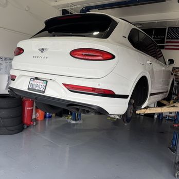 Franks Auto Services - Bentley Bentayga Front and rear brake replacement at Frank's came from Burlingame CA to Belmont 94002 - Smog Check Stations Near Me - Belmont, California Franks Auto Services - Bentley Bentayga Front and rear brake replacement at Frank's came from Burlingame CA to Belmont 94002 - Smog Check Stations Near Me - Belmont, California