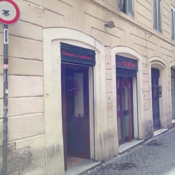 Da Tonino - The unassuming entrance if Da Tonino - Trattorie Near Me - Rome, RM Da Tonino - The unassuming entrance if Da Tonino - Trattorie Near Me - Rome, RM