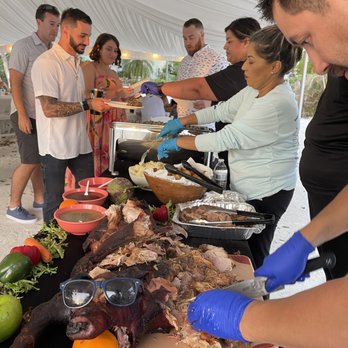 Key Largo Conch House - Pig Roast for the Rehearsal Dinner! - Seafood Near Me - Key Largo, Florida
