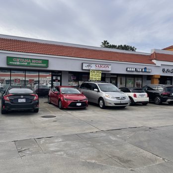 Corner Beef Noodle House - Parking lot - Taiwanese Near Me - El Monte, California