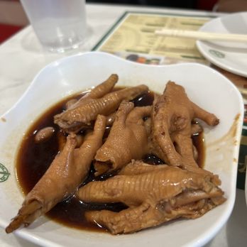 Tim Ho Wan - S8. Braised Chicken Feet with Abalone Sauce Peanut - Dim Sum Near Me - Irvine, California Tim Ho Wan - S8. Braised Chicken Feet with Abalone Sauce Peanut - Dim Sum Near Me - Irvine, California