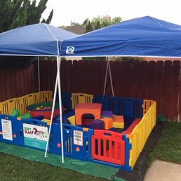 Great set up with tarp and tents for shade. Perfect for kids under 3 y/o but the older kids loved it too.