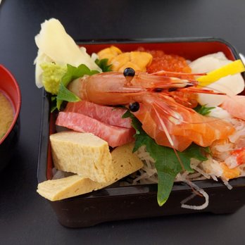 Waraku - Deluxe bowl - Izakaya Near Me - Torrance, California