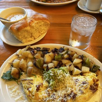 24th Street Cafe - Tri-Tip & Cheddar Cheese Omelet, Biscuits 'n' Gravy - Diners Near Me - Bakersfield, California 24th Street Cafe - Tri-Tip & Cheddar Cheese Omelet, Biscuits 'n' Gravy - Diners Near Me - Bakersfield, California