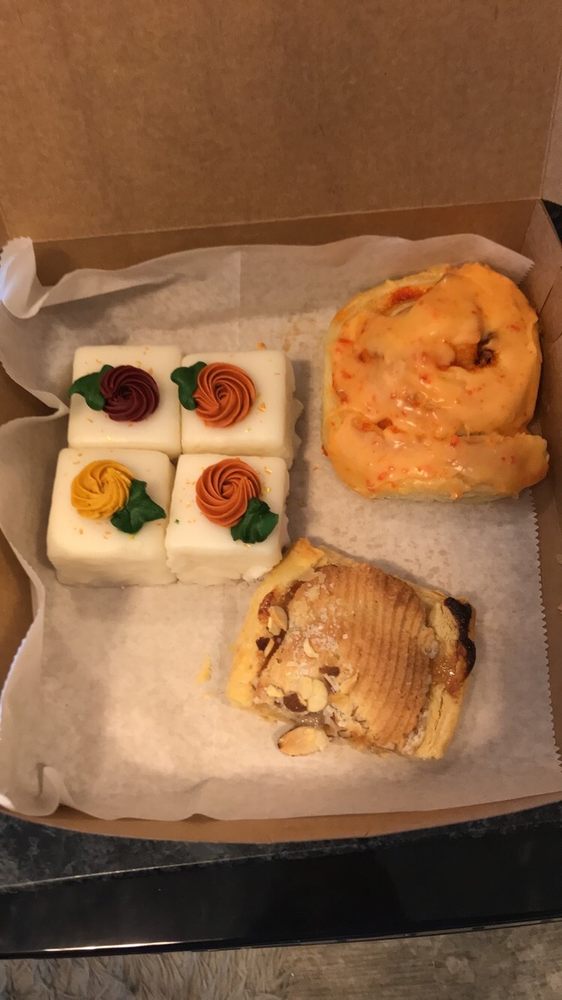 THE BAKE SHOPPE 69 Photos & 42 Reviews Bakeries 6611 University Ave, Windsor Heights, IA