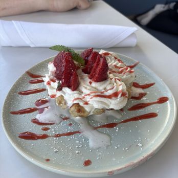 Tommy Bahama Marlin Bar - Strawberry dessert - New American Near Me - Sarasota, Florida Tommy Bahama Marlin Bar - Strawberry dessert - New American Near Me - Sarasota, Florida