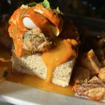 Parkhouse Eatery - Crab cake Benedict - Breakfast & Brunch Near Me - San Diego, California Parkhouse Eatery - Crab cake Benedict - Breakfast & Brunch Near Me - San Diego, California