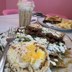 The churro's boutique - Chilaquiles