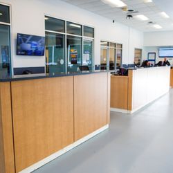 South Charlotte Chevrolet - Service Advisor Desks