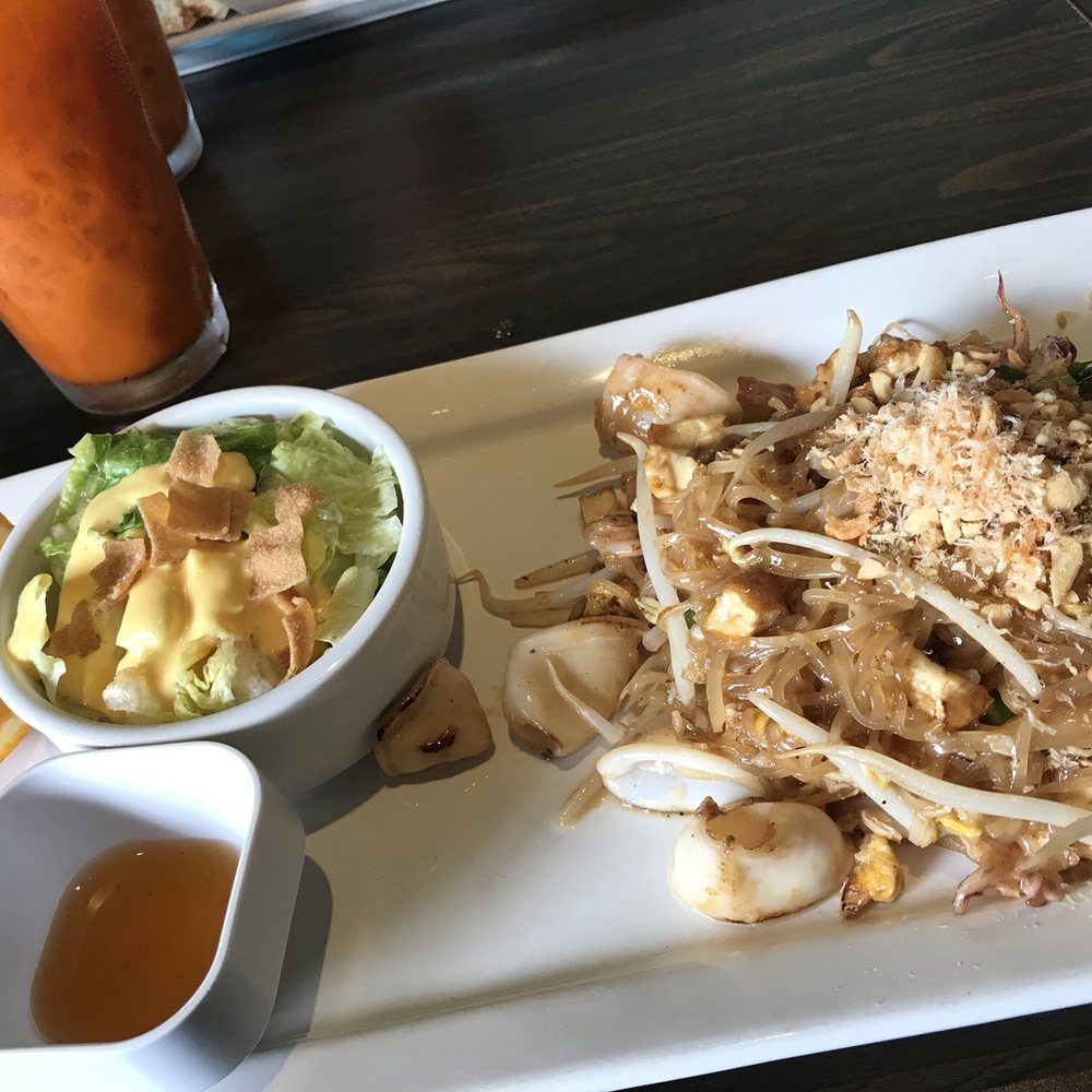 Similan Thai Restaurant - Thai Near Me - Solana Beach, California