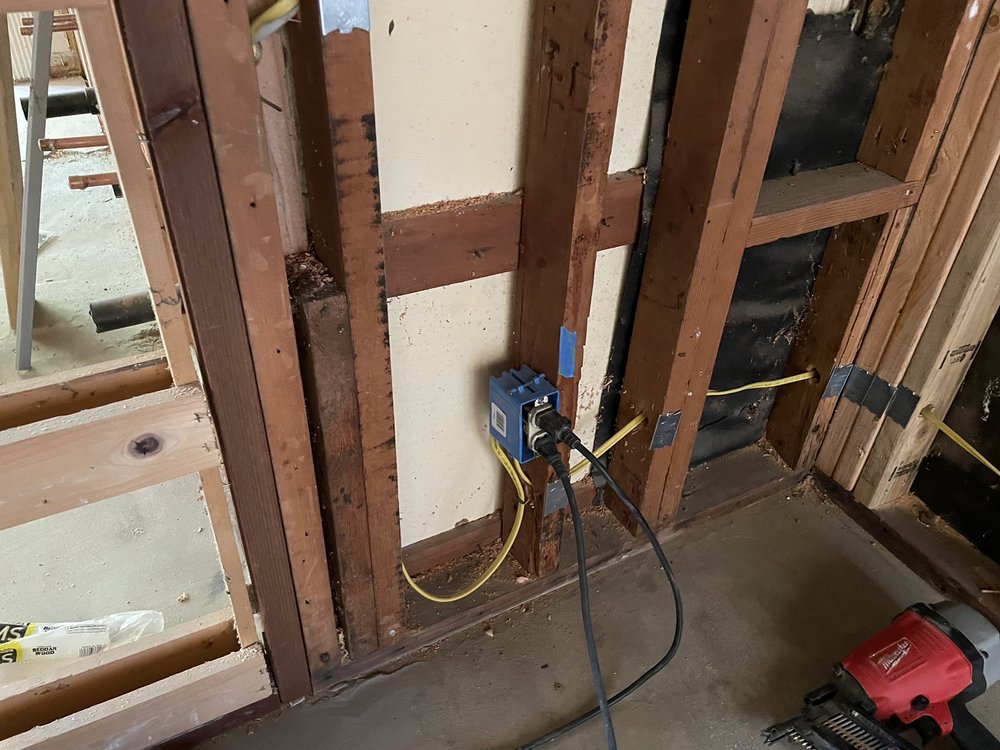 Slide of Rivas Electric Solutions