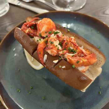 Sand Point - Connecticut Lobster roll - Seafood Near Me - Omaha, Nebraska Sand Point - Connecticut Lobster roll - Seafood Near Me - Omaha, Nebraska