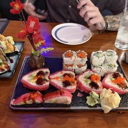 Katana - Sweetheart sushi ! So cute for our anniversary, was not expecting little hearts. Love!