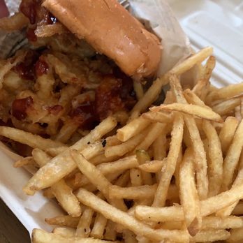 Del-icious Burgers - Paniolo Burger with fries - Food Trucks Near Me - Mililani, Hawaii Del-icious Burgers - Paniolo Burger with fries - Food Trucks Near Me - Mililani, Hawaii
