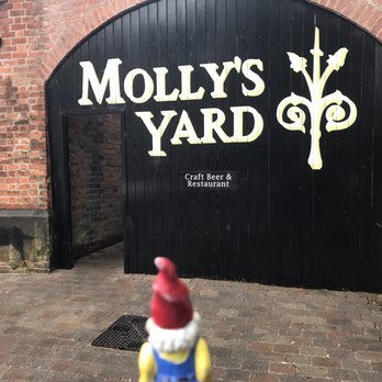 Molly's Yard - Heading in - Irish Near Me - Belfast, BFS