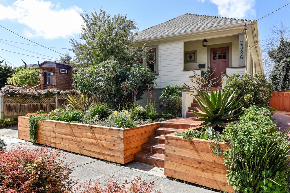 STACEY MERRYMAN & JOSÉ FERNÁNDEZ RED OAK REALTY Updated July 2024