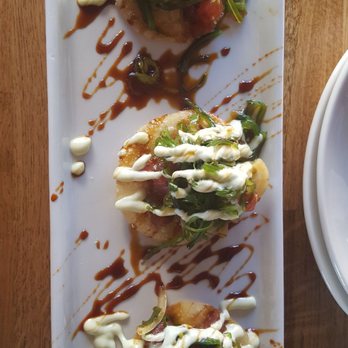 We're Pouring - Poke on crispy wonton - Gastropubs Near Me - Glendale, California