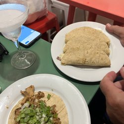 100%Tacos - Quesadillas and carnitas taco