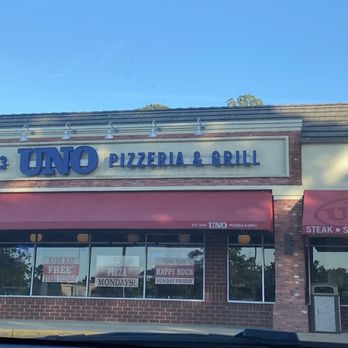 Uno Pizzeria & Grill - Outside - Pizza Near Me - Tabb, Virginia