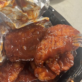 Macy's Place - Hot bbq fingers, definitely sweeter than spicy. Sauce wasn't evenly distributed, but glad they weren't dry. - Pizza Near Me - Buffalo, New York