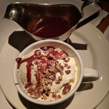 Houston's Restaurant - Hot fudge sundae - Steakhouses Near Me - Pasadena, California Houston's Restaurant - Hot fudge sundae - Steakhouses Near Me - Pasadena, California
