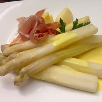 Genius Loci - Báječný chřest - co dodat - Italian Near Me - Žebrák, ST