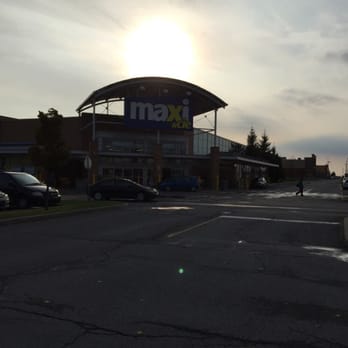 Maxi & Cie - the sun setting over a store - Grocery Near Me - Saint-Jean-sur-Richelieu, Quebec Maxi & Cie - the sun setting over a store - Grocery Near Me - Saint-Jean-sur-Richelieu, Quebec