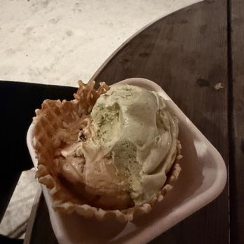 Jeni's Splendid Ice Creams - Ice Cream & Frozen Yogurt Near Me - Austin, Texas Jeni's Splendid Ice Creams - Ice Cream & Frozen Yogurt Near Me - Austin, Texas