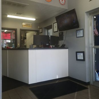 Bill's Automotive - Picture of the lobby/waiting area. . - Auto Repair Near Me - Hartford, Connecticut Bill's Automotive - Picture of the lobby/waiting area. . - Auto Repair Near Me - Hartford, Connecticut