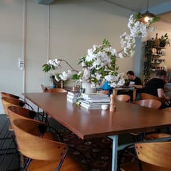L'Oeuf - Lovely atmosphere in L's uf