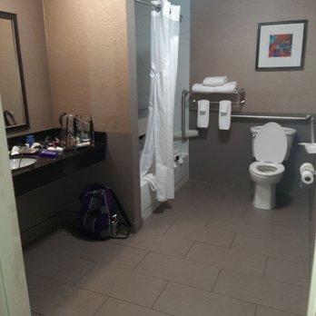 Holiday Inn Express Berea - Accessible Bathroom - Venues & Event Spaces Near Me - Berea, Kentucky Holiday Inn Express Berea - Accessible Bathroom - Venues & Event Spaces Near Me - Berea, Kentucky