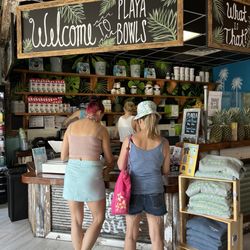 Playa Bowls - Breakfast!!