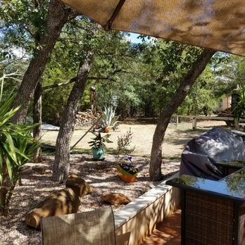 Mesquite Retreat - Outdoor bar and grill - Vacation Rentals Near Me - Cedar Creek, Texas Mesquite Retreat - Outdoor bar and grill - Vacation Rentals Near Me - Cedar Creek, Texas
