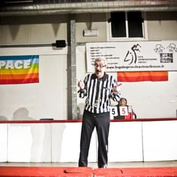 Lega Improvvisazione Firenze - L'arbitro: protagonista e figura indispensabile nei match d'improvvisazione.