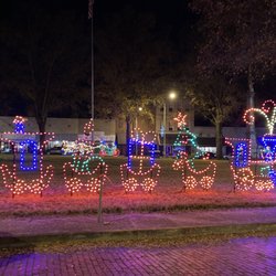 Off The Square Cafe and Bar - Christmas decorations at the nearby town square