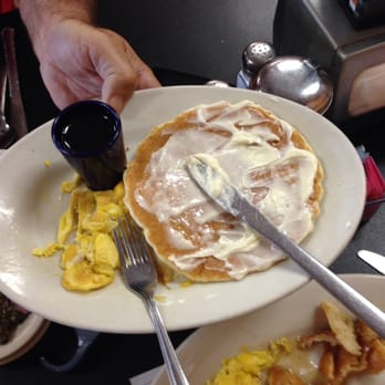 Carnitas Express - Pancakes so cold the margarine wouldn't melt. - Mexican Near Me - Menifee, California